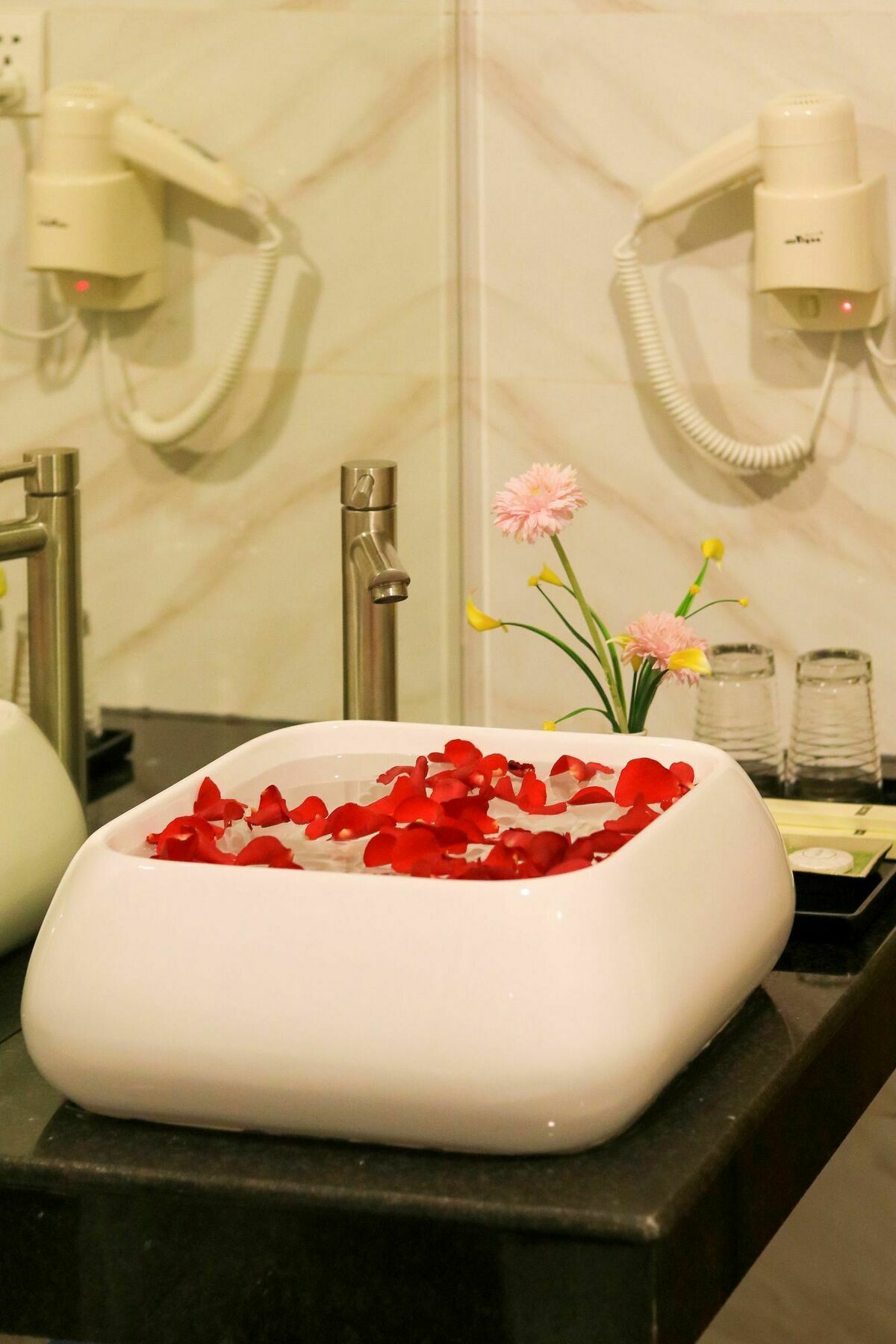 De Hotel พนมเปญ ภายนอก รูปภาพ
